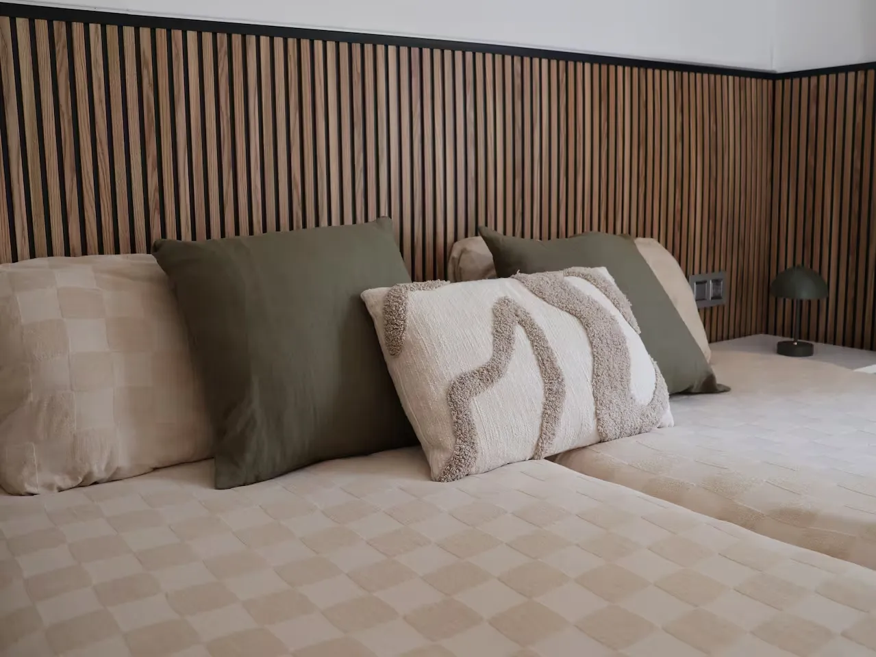 Kussens op bed Vitalavida