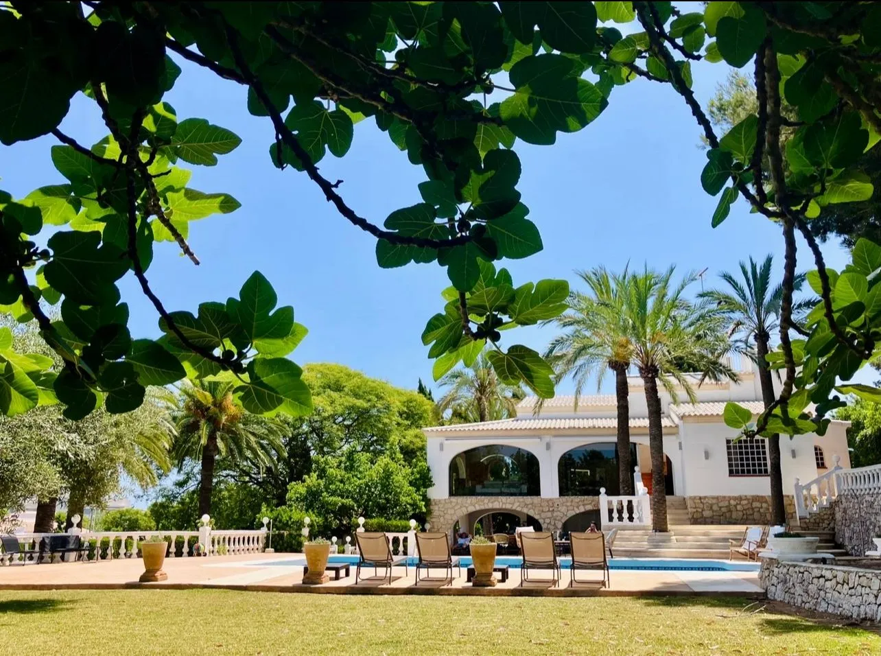 Zonsondergang bij de retreat villa van Vitalavida in Javea